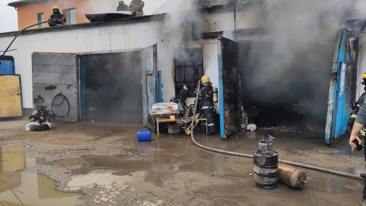 
                                            СТО и баня горели в Павлодарской области                                    