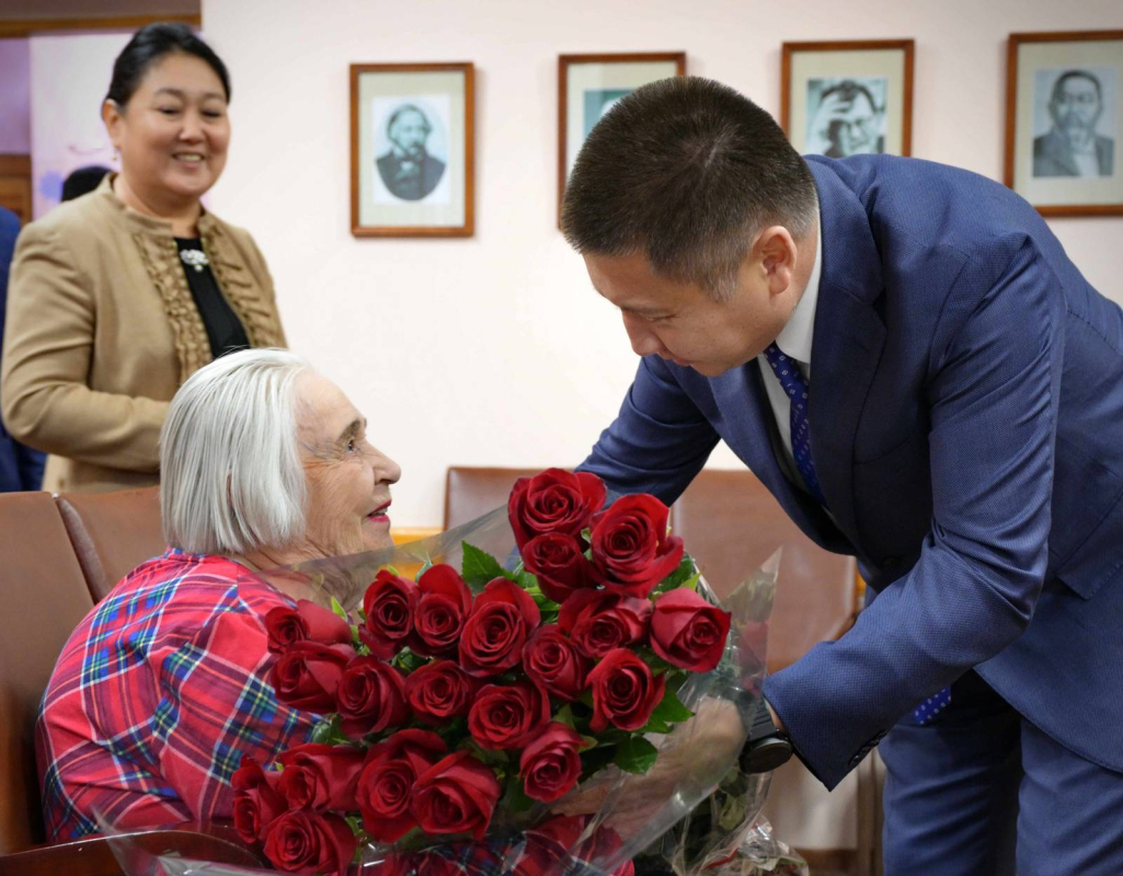 Аким области пообещал сохранить для города уникальную коллекцию пластинок  Наума Шафера / Павлодар-онлайн / Павлодар / Новости / Павлодарский  городской портал