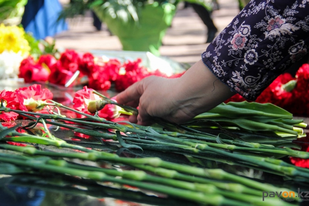 14 мая день памяти. День памяти жертв политических репрессий в Казахстане. 31 Мая день памяти жертв политических репрессий. 31 Мая день памяти жертв политических репрессий и голода в Казахстане. 31 Мая репрессия.