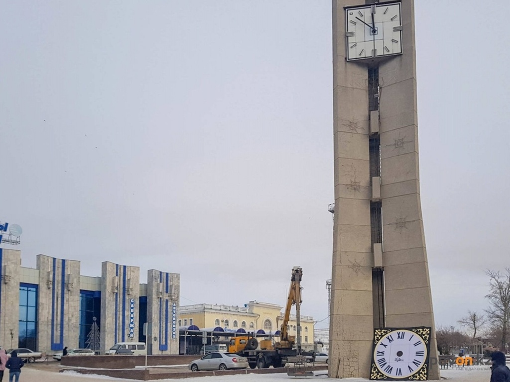 Новые часы украсят привокзальную площадь в Павлодаре / Павлодар-онлайн /  Павлодар / Новости / Павлодарский городской портал