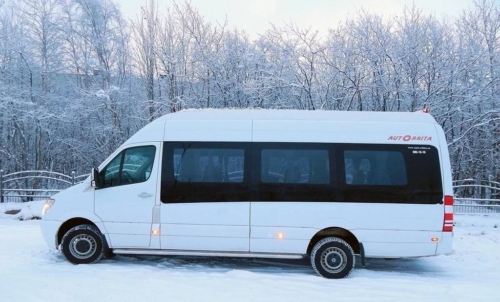 Автобусы черемхово. Междугородный микроавтобус. Микроавтобус зима. Межгородской микроавтобус. Междугородние перевозки пассажиров на микроавтобусе.