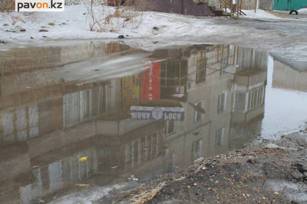 Больше 20 тысяч кубов талой воды откачали коммунальщики с улиц Павлодара