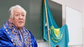 Скончался автор флага Казахстана Шакен Ниязбеков