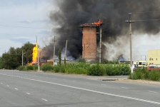 Труп обнаружили пожарные во время тушения огня на заправке в Экибастузе