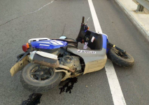 В Павлодарской области несовершеннолетний водитель скутера пострадал в аварии