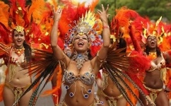 В Бразилии из-за кризиса начали отменять традиционные карнавалы