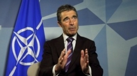 Россия внедрила "новый стиль войны" - генсек НАТО