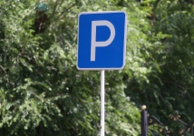 Норма о парковках в Законе "О дорожном движении" ставит под угрозу правовую систему - юрист