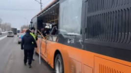 В Сети появилось видео жуткого ДТП с автобусом в Павлодаре