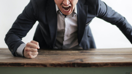 Сельский аким обматерил парня, нарушившего ПДД в Павлодарской области