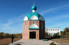 В Иртышском районе предприниматель строит новую мечеть и православный храм