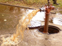 Жители павлодарского пригорода пьют грязную воду – построенный водовод закопали чиновники