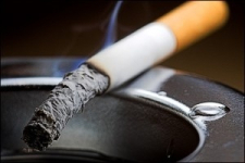 Курильщиков в Казахстане обложили новыми запретами