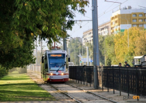 Прохладительные напитки в жару станут вручать павлодарцам в некоторых трамваях