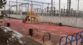 Алматинцев возмутила новая детская площадка возле электростанции