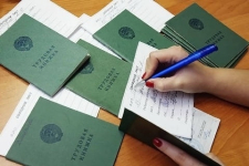 В Павлодарской области все трудовые договоры со следующего года переведут в электронный формат