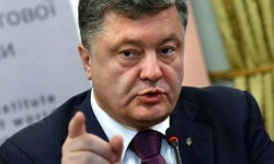 Порошенко: Никому даже кусочка украинской земли не отдам