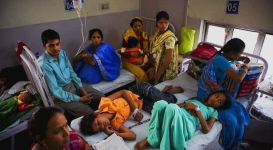 Уставшие ждать помощи пациенты разрушили больницу в Индии