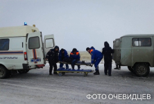 Один из автомобилей оказался в кювете после ДТП на дороге в Павлодарской области