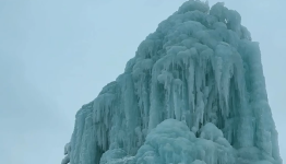 Происхождение огромной ледяной глыбы объяснили в акимате Экибастуза