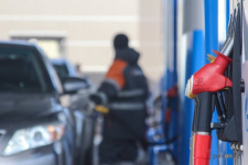 Сеть заправок в Павлодаре продает бензин АИ-92 на три тенге дешевле предельной цены