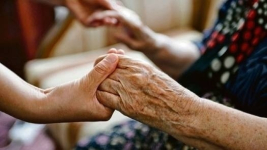 От голода и антисанитарии спасли 86-летнюю труженицу тыла павлодарцы