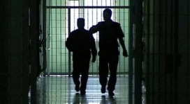В колониях Павлодара одни осуждённые пытали других по приказу администрации &ndash; правозащитник