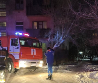 В первый час Нового года пожарные тушили балкон многоэтажки в Павлодаре