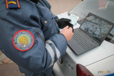 У должника по штрафам в Павлодарской области машину забрали на спецстоянку