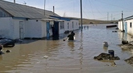 Неизвестный из США пожертвовал две тысячи долларов пострадавшим от наводнения казахстанцам