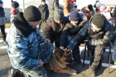 Павлодарские школьники познакомились с нашими местными Мухтарами и Рексами