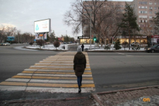 Павлодарские полицейские учили горожан пользоваться пешеходным переходом