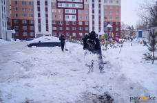 В жилинспекции Павлодара сообщили, что в день в городе очищают по 10 дворов