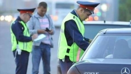 Казахстанским водителям разрешат снимать полицейских на видео