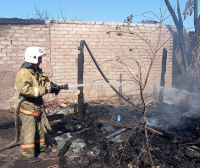 Пять дачных домиков горели в выходные в Павлодаре