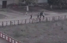 По видео с избиением женщины в Павлодарской области начато досудебное расследование