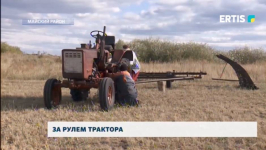 В Майском районе живет многодетная мать - трактористка