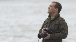 Медведева заподозрили в "краже" фото для Instagram