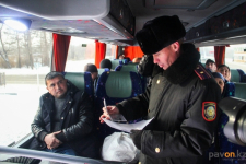 В Павлодаре во время ОПМ "Автобус" павлодарские полицейские выявили нелегальных пассажиров