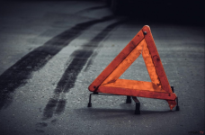 Мужчину сбили, а после еще переехали на дороге в Аксу