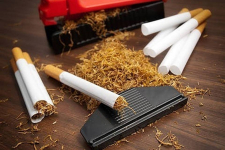 Крупному штрафу подвергли предпринимателя, торгующего контрафактными сигаретами