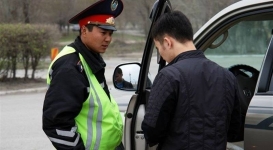Казахстанским водителям дали 50-процентную скидку на штрафы