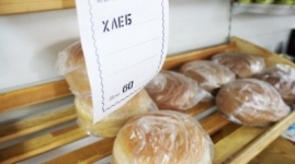 Аким Павлодарской области поручил подчиненным держать цены на хлеб