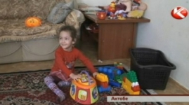 На двухлетнюю девочку повесили долг умершей матери в Актобе