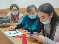 Павлодарский вуз бесплатно обучает горожан основам компьютерной и мобильной грамотности