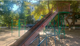8-летней девочке провели трепанацию черепа после игры на детской площадке в Павлодаре