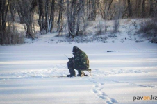 Павлодарская полиция никак не может справиться с рыбаками на Усолке