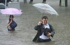 Китай уходит под воду из-за непрекращающихся дождей