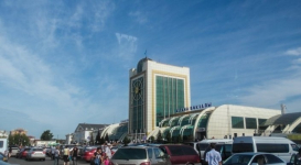 Въезд на парковку вокзалов Астаны и Алматы будет платным