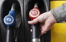 Цены на бензин к лету вырастут в два этапа